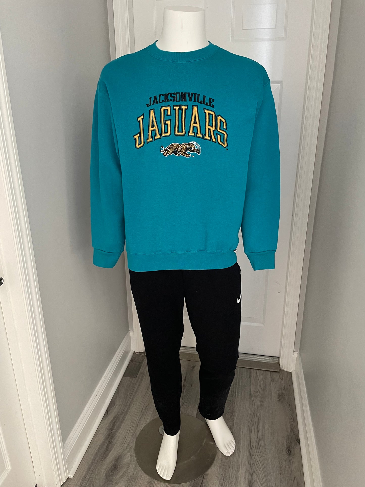 Vintage Jacksonville Jaguars embroidered LOGO 7 sweatshirt size LARGE