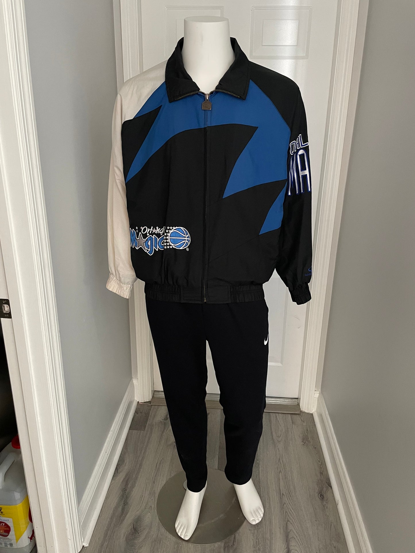 Vintage Orlando Magic LOGO ATHLETIC "Sharktooth" windbreaker size MEDIUM