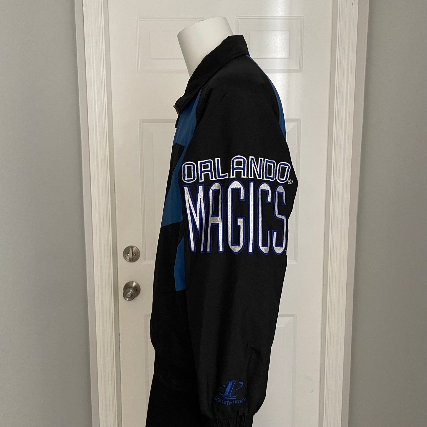 Vintage Orlando Magic LOGO ATHLETIC "Sharktooth" windbreaker size MEDIUM