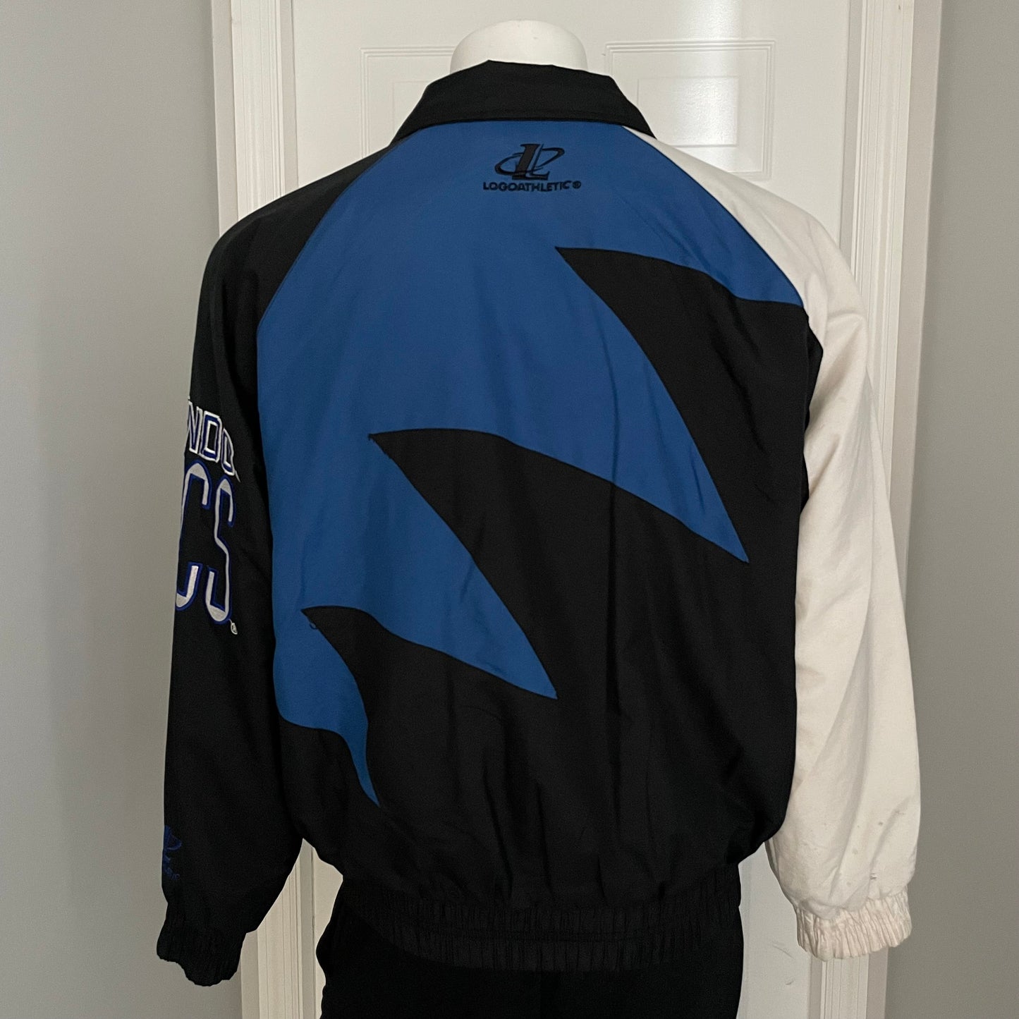 Vintage Orlando Magic LOGO ATHLETIC "Sharktooth" windbreaker size MEDIUM