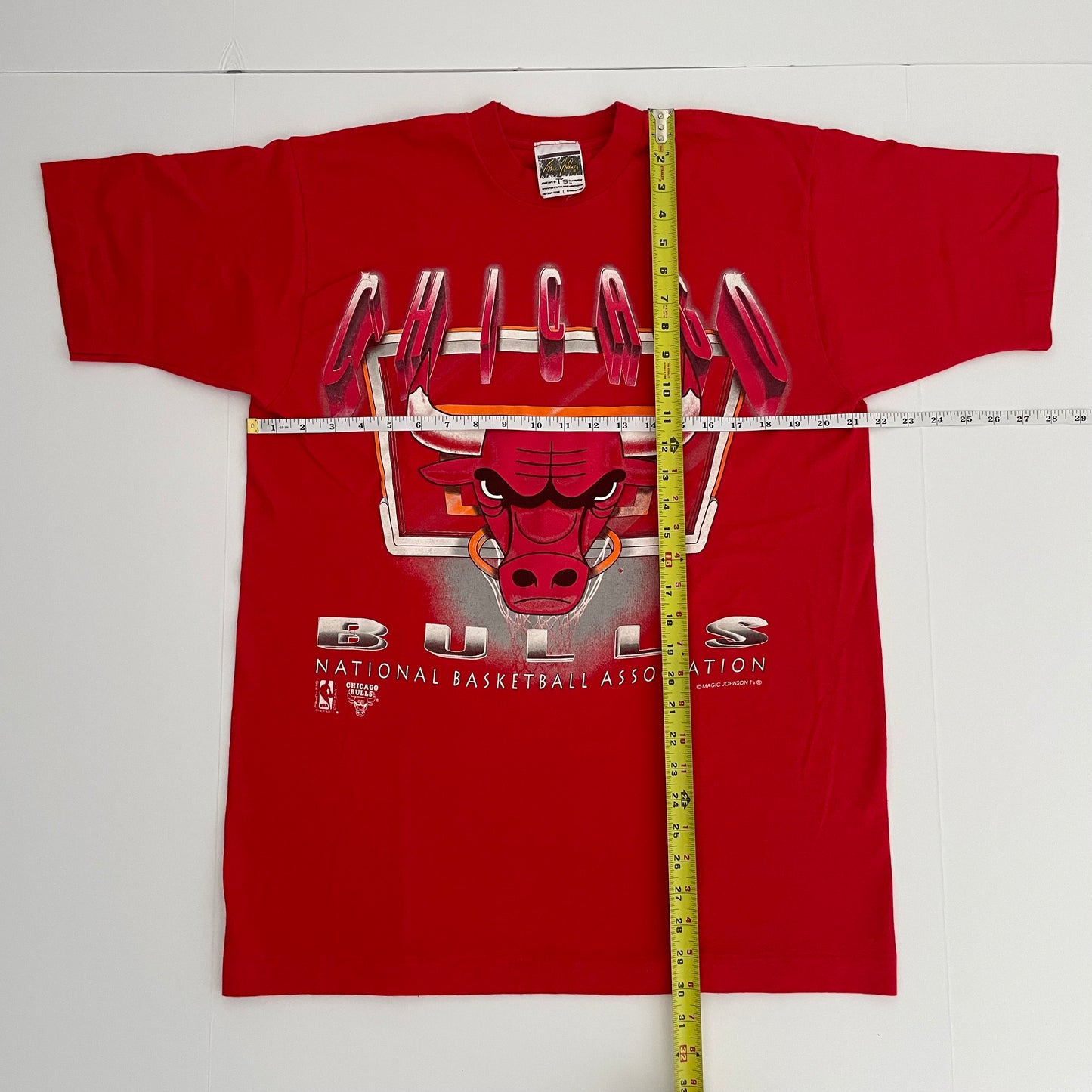 Vintage Chicago Bulls MAGIC JOHNSON T's shirt size LARGE