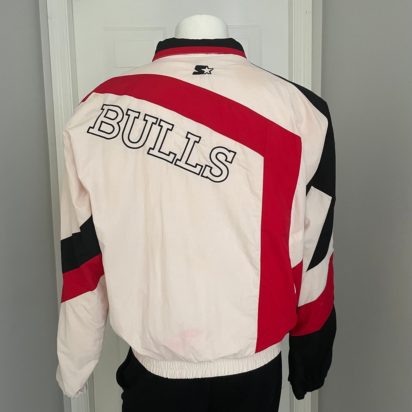 Vintage Chicago Bulls STARTER windbreaker size MEDIUM