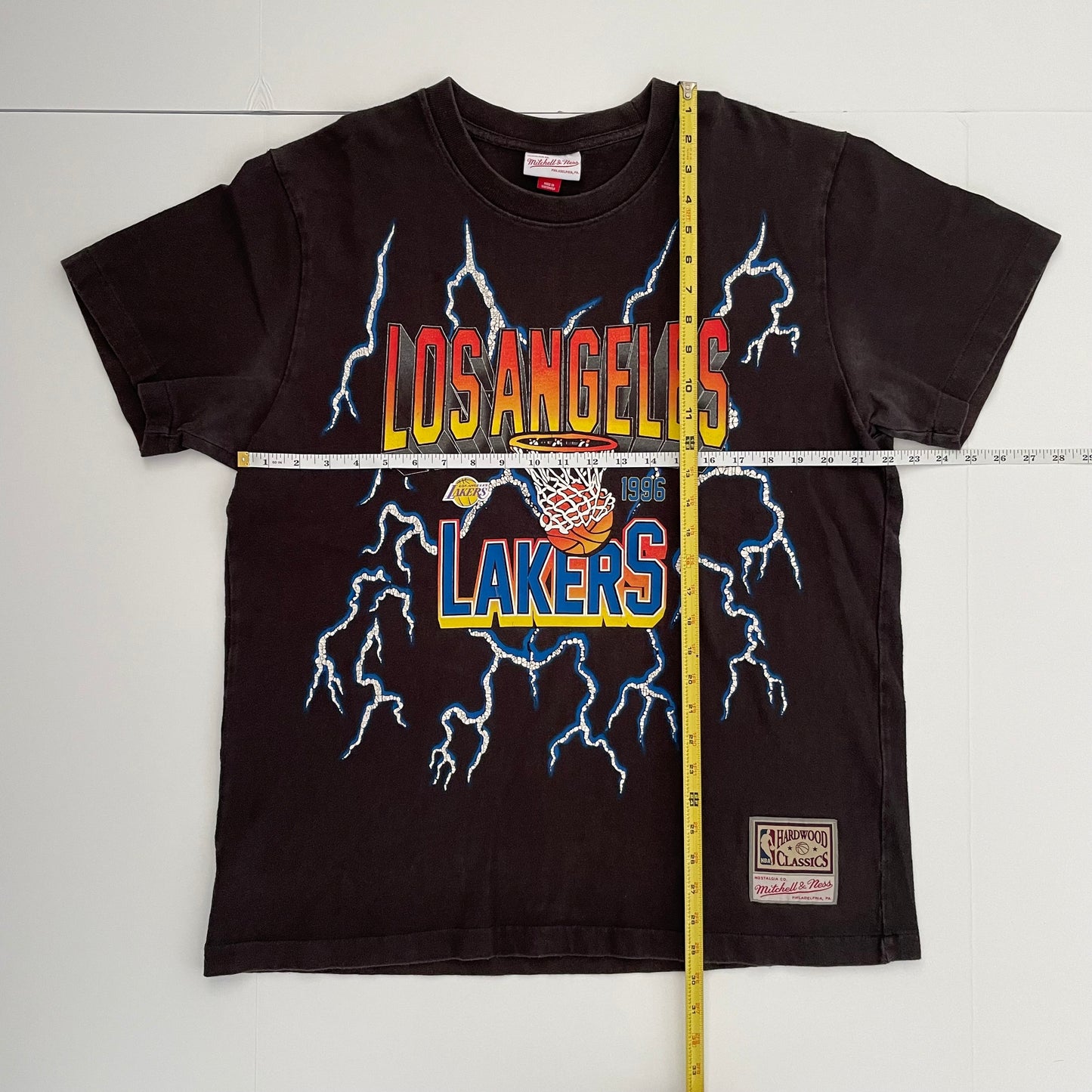 Vintage Los Angeles Lakers lightning shirt size LARGE