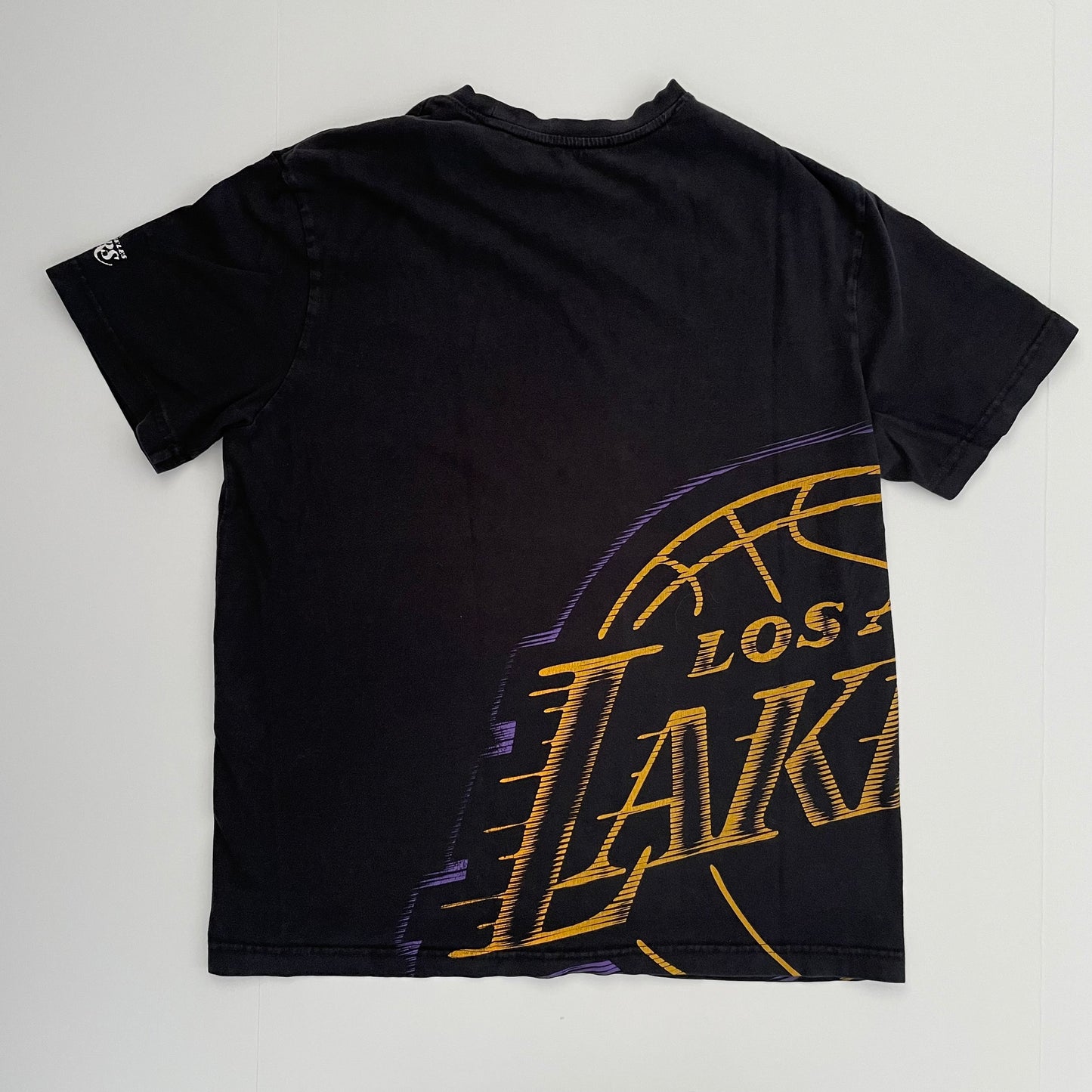 Vintage Los Angeles Lakers wrap around shirt size MEDIUM