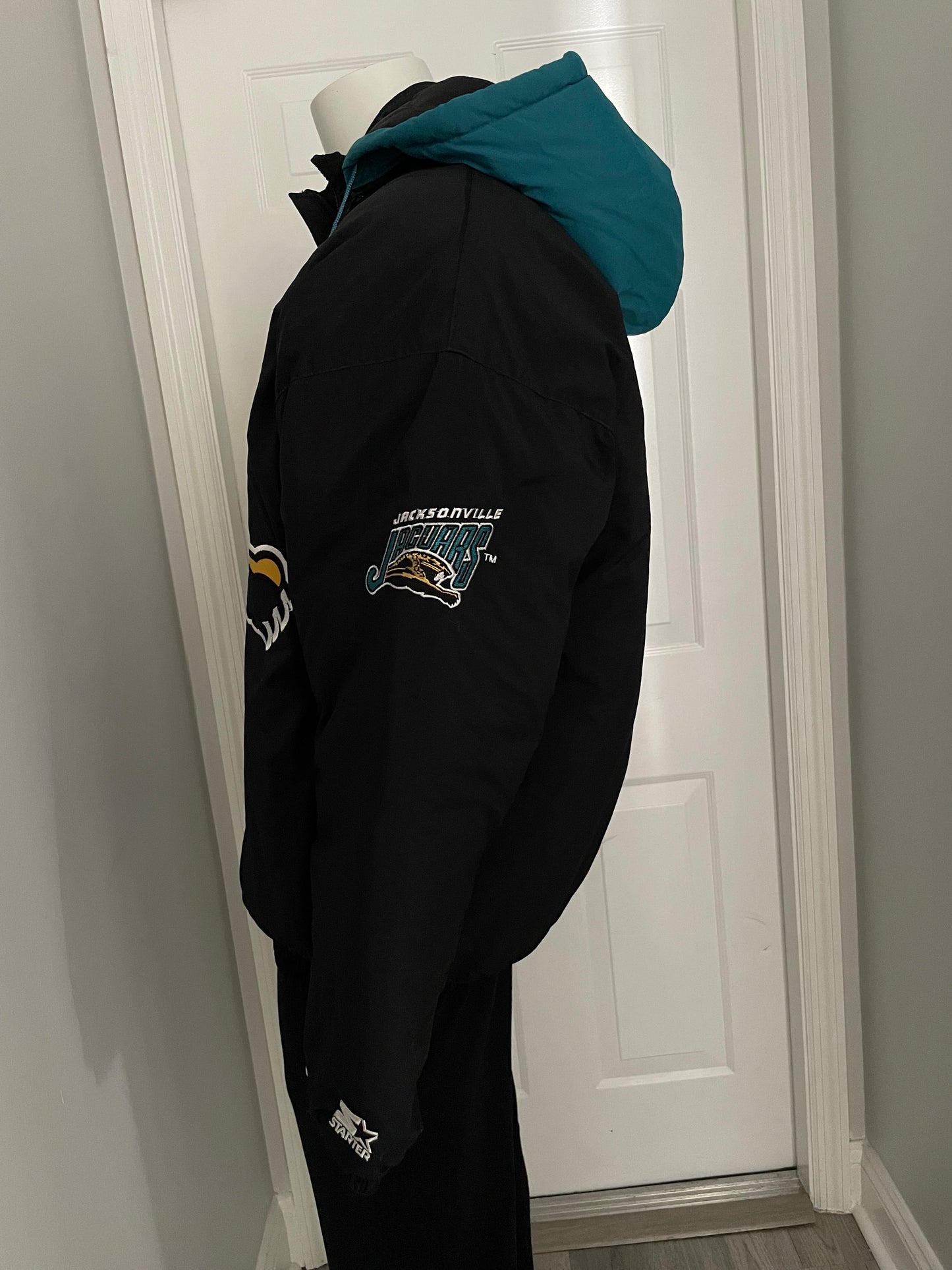 Vintage Jacksonville Jaguars SUPER RARE banned logo STARTER jacket size XL