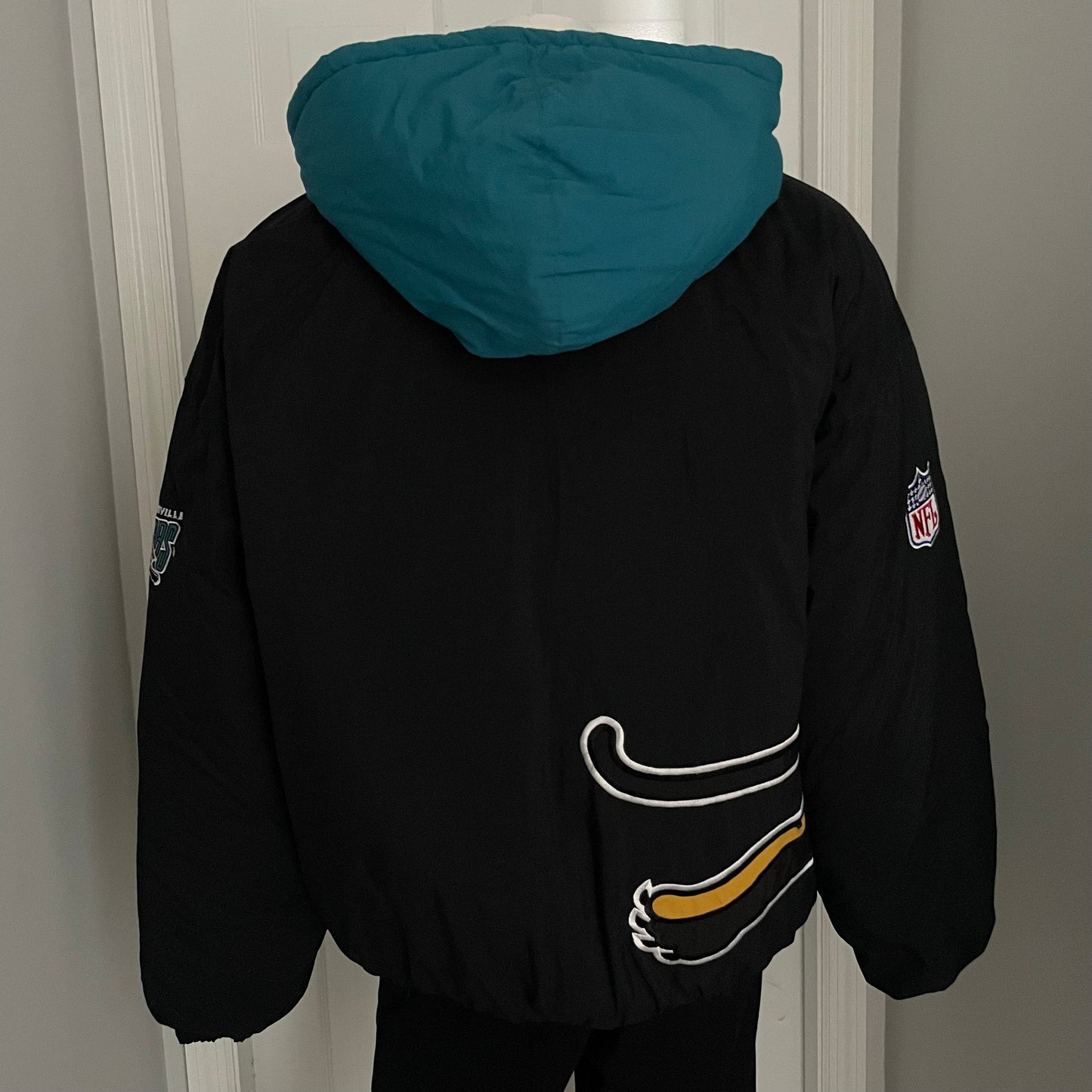 Vintage Jacksonville Jaguars SUPER RARE banned logo STARTER jacket size XL